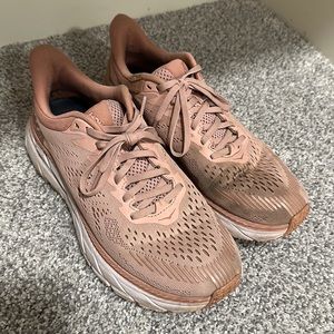 Hokas Clifton 7 size 8.5
